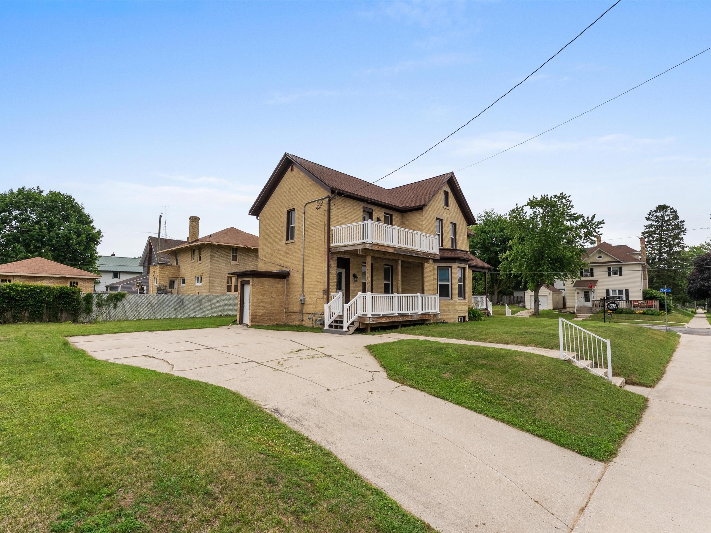 818 North 6th Street Manitowoc, WI 54220 - Photo 29 of 35 Off Cleveland St