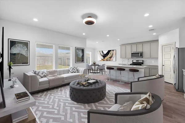 $2,100 | 8102 Buck Lane, Rosharon, TX 77583