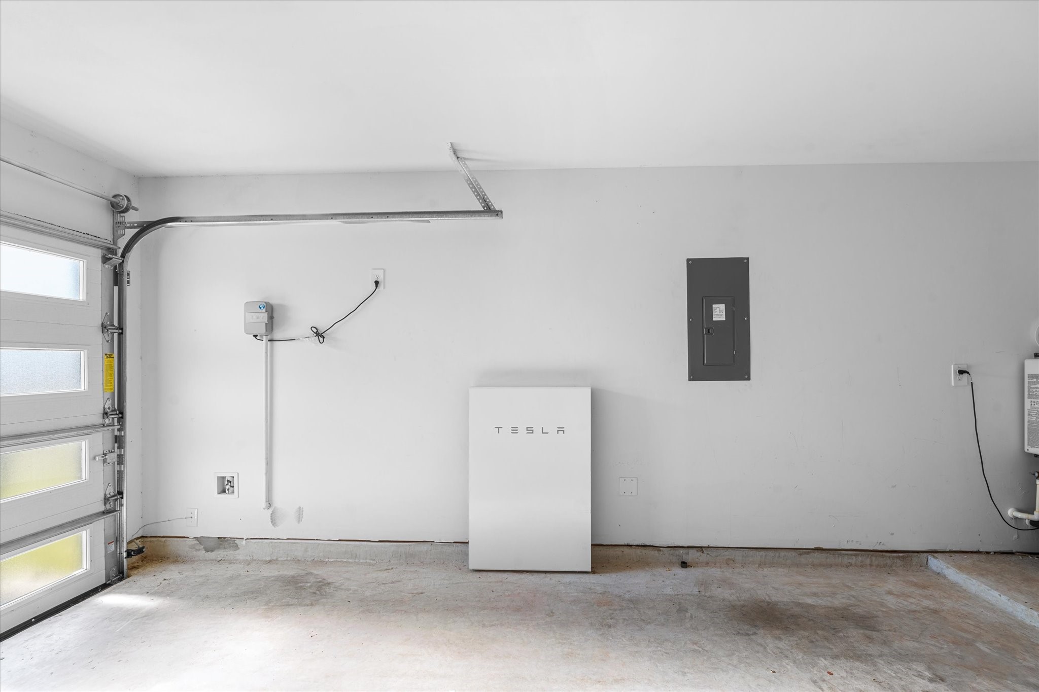 8102 Buck Lane Rosharon, TX 77583 - Photo 3 of 26 a view of a garage