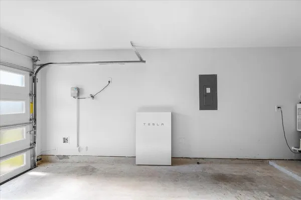 a view of a garage