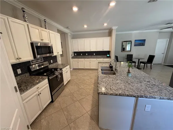 $3,900 | 4284 Raffia Palm Circle, Naples, FL 34119