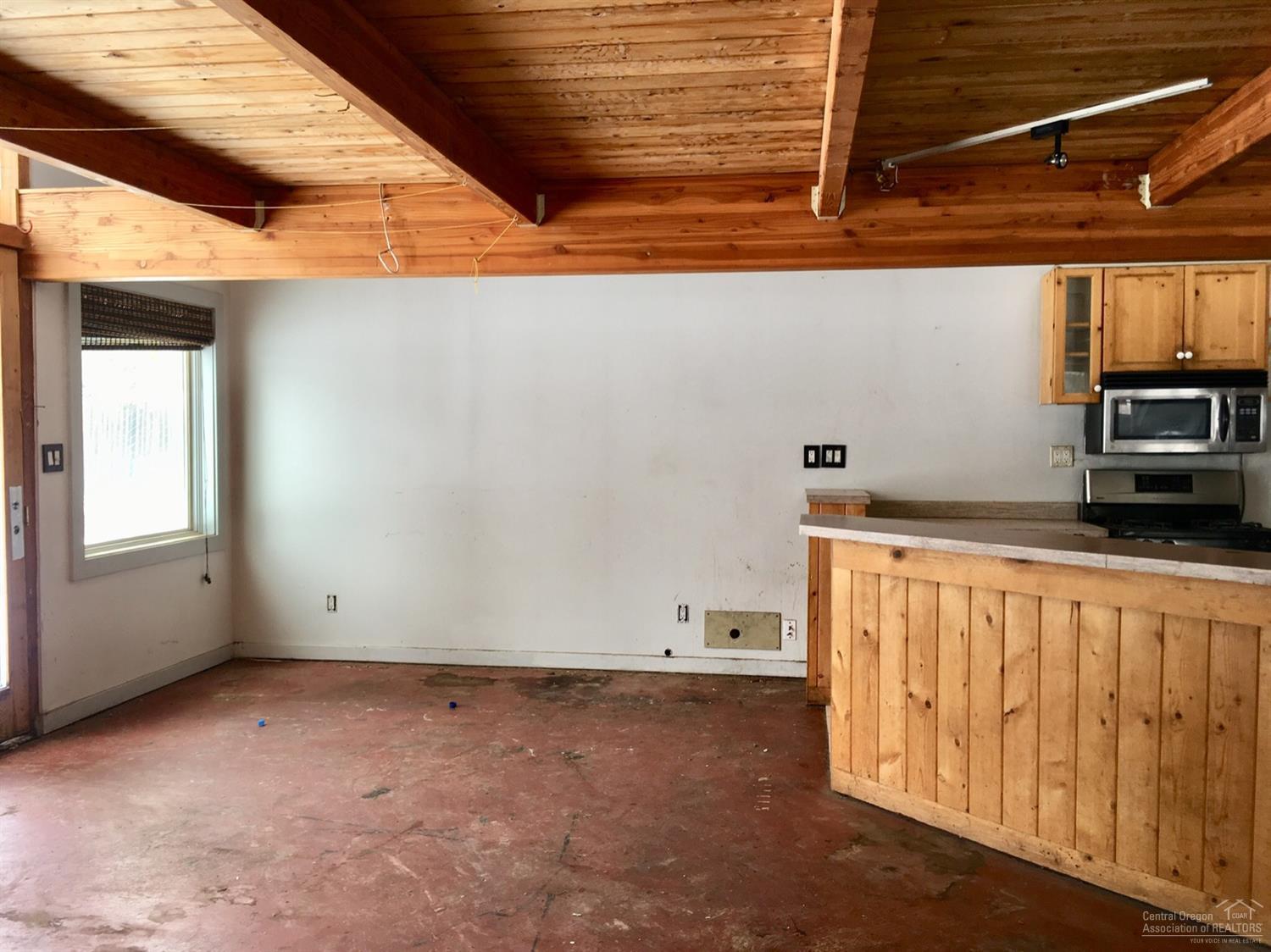 60207 Cheyenne Road Bend, OR 97702 - Photo 4 of 9 Gallery Image 4