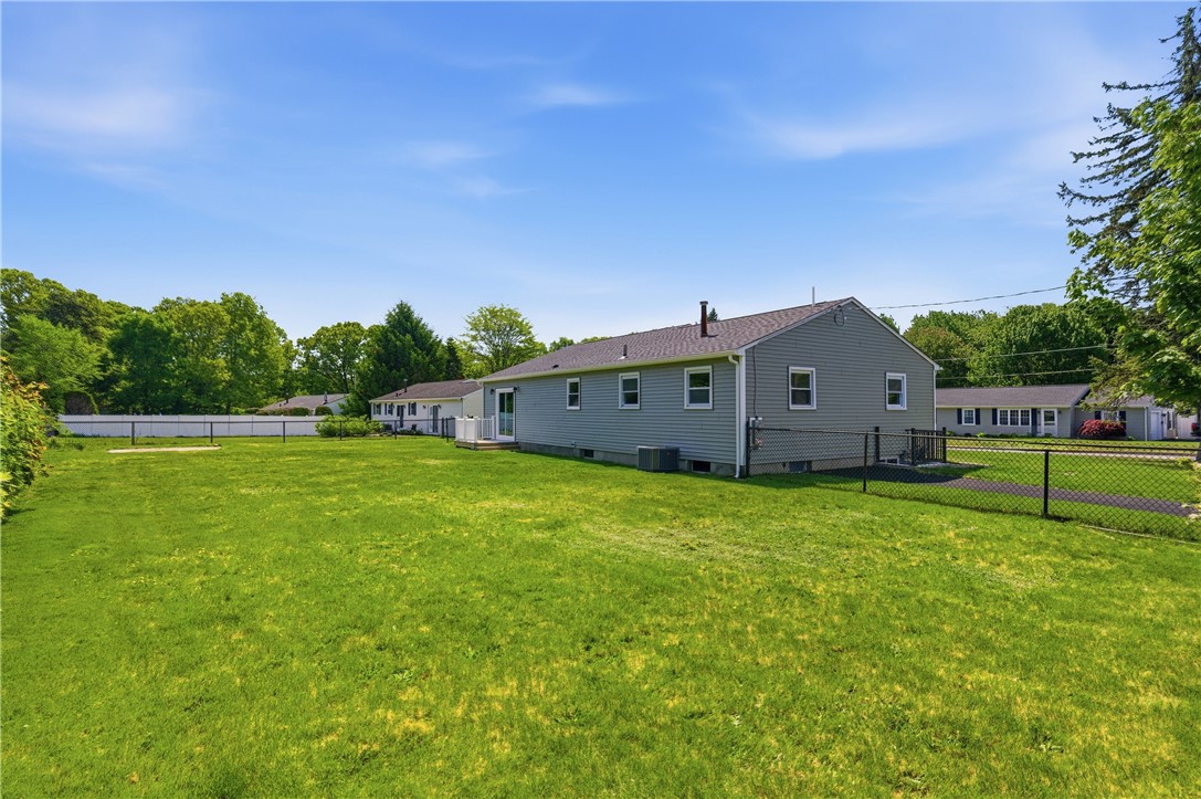 10 Wagon Wheel Lane Woonsocket, RI 02895 - Photo 7 of 50