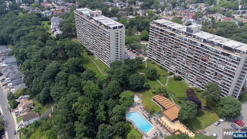 1 Horizon Road, Unit G2 Fort Lee, NJ 07024 - Photo 2 of 27