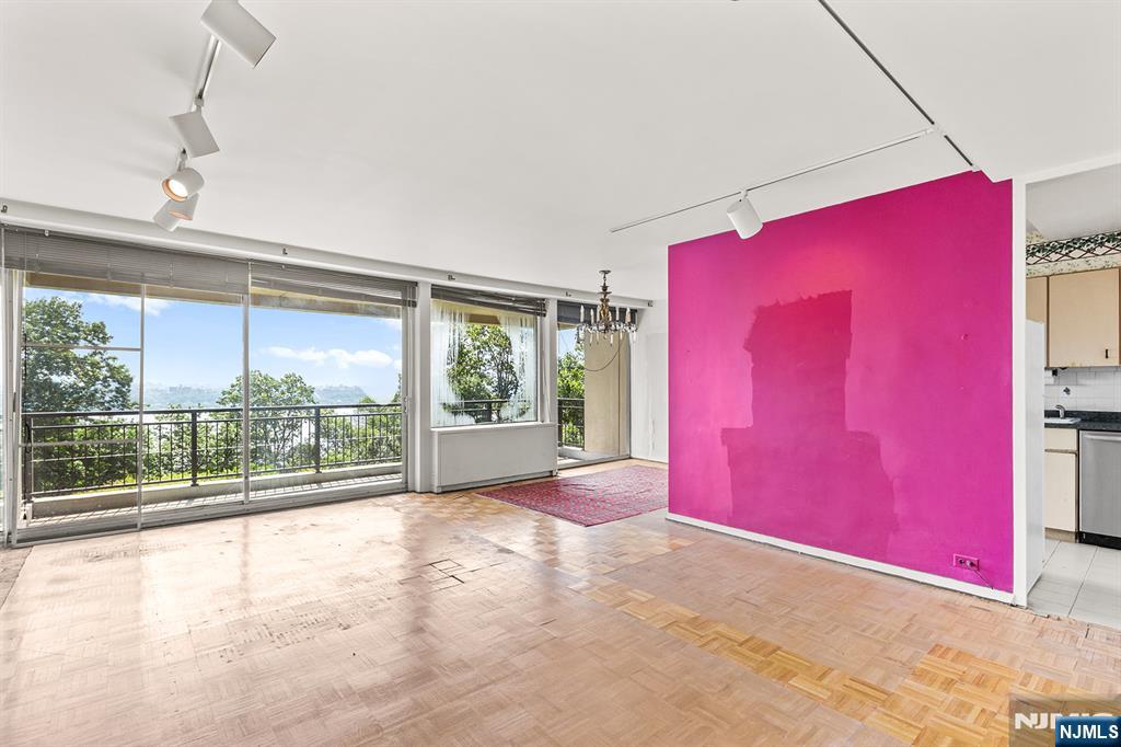 1 Horizon Road, Unit G2 Fort Lee, NJ 07024 - Photo 5 of 27