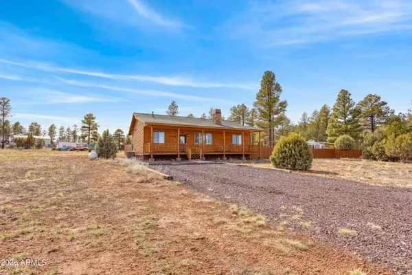 $440,000 | 2718 Church Lane, Overgaard, AZ 85933