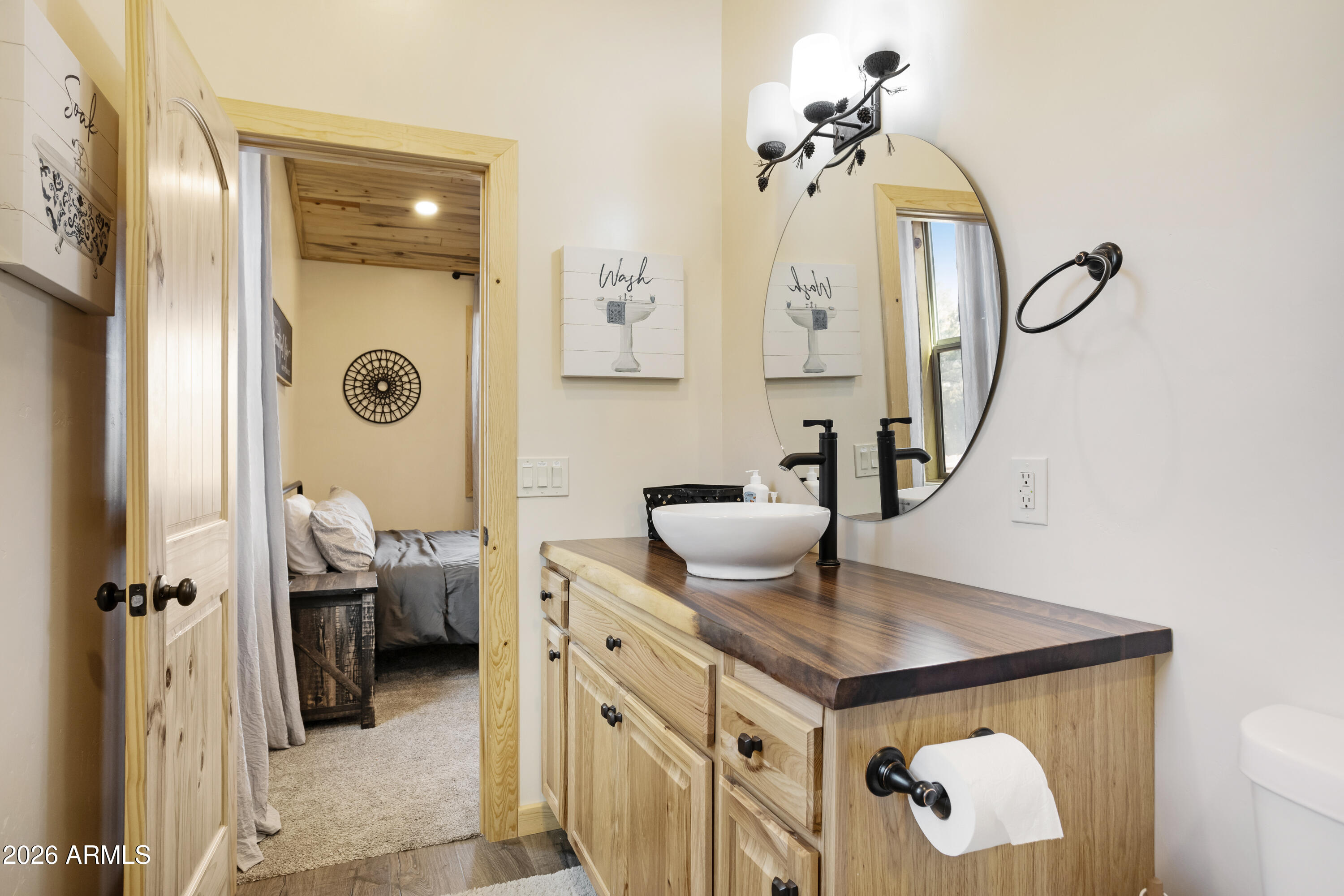 2718 Church Lane Overgaard, AZ 85933 - Photo 23 of 51 primary bath_2