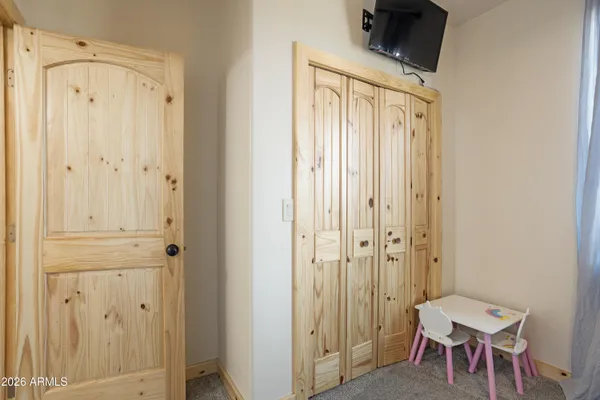 $425,000 | 2718 Church Lane, Overgaard, AZ 85933