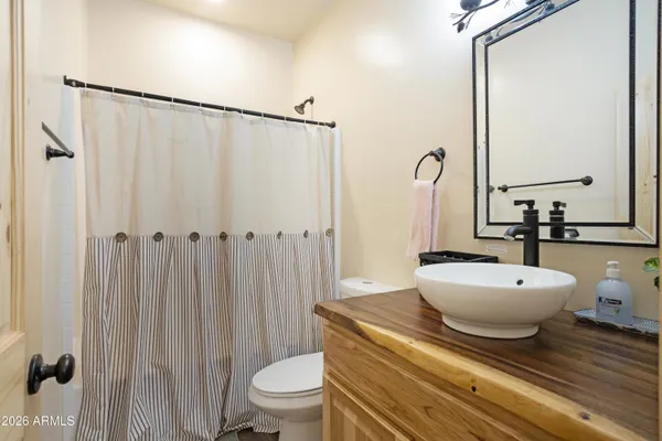 $425,000 | 2718 Church Lane, Overgaard, AZ 85933