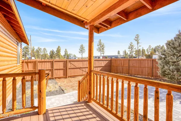 $440,000 | 2718 Church Lane, Overgaard, AZ 85933