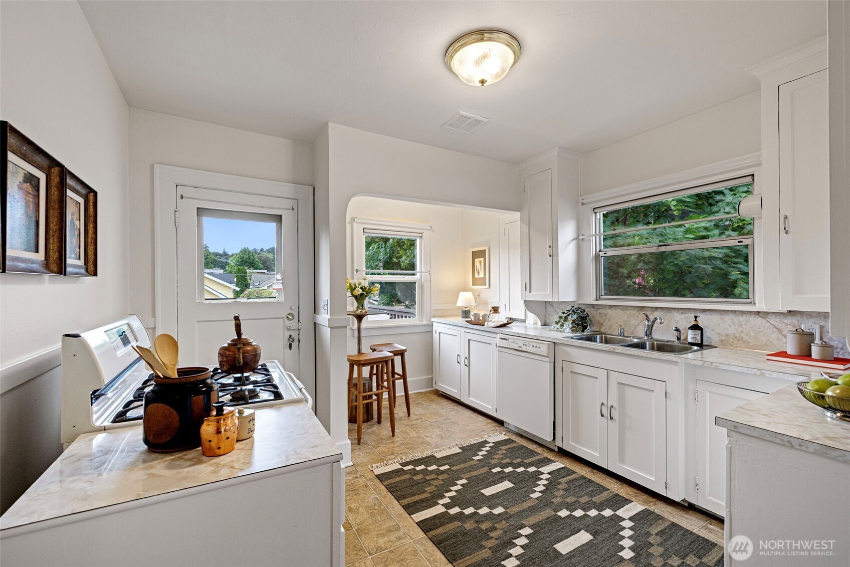 741 North 67th Street Seattle, WA 98103 - Photo 12 of 36