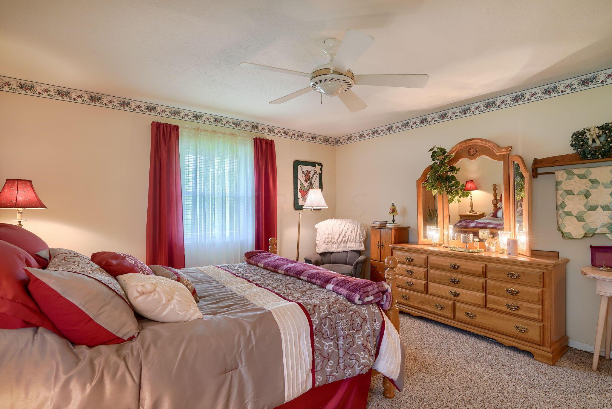 3586 South Hamilton Road Columbus, OH 43232 - Photo 29 of 57 Owner's Bedroom