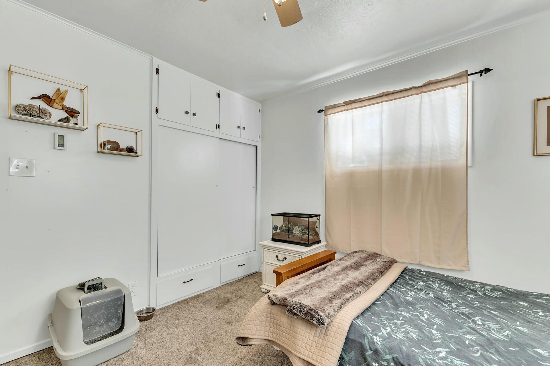 52660 Sylvan Way Idyllwild, CA 92549 - Photo 18 of 25 a bedroom with furniture and a window