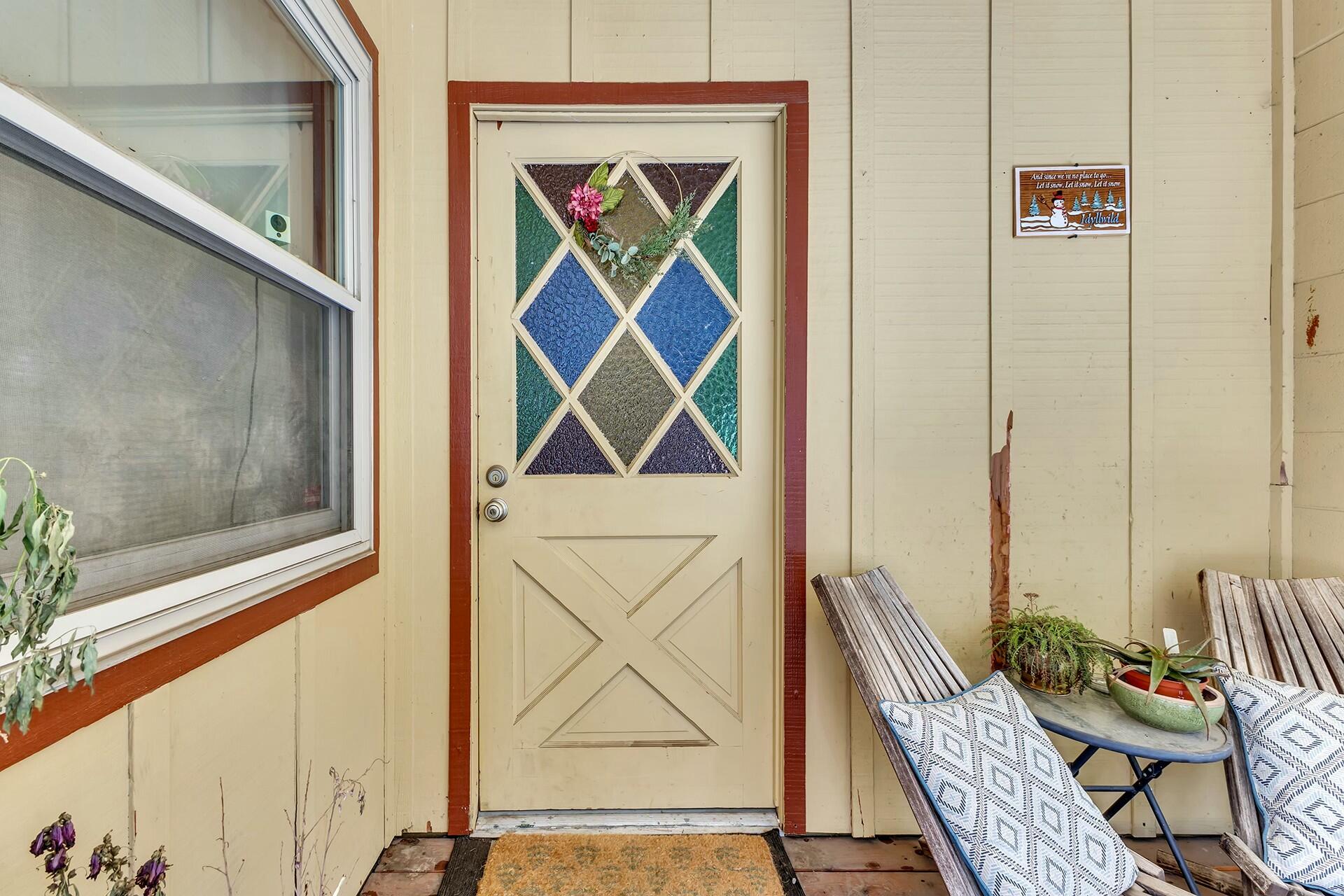 52660 Sylvan Way Idyllwild, CA 92549 - Photo 3 of 25 a view of front door with furniture