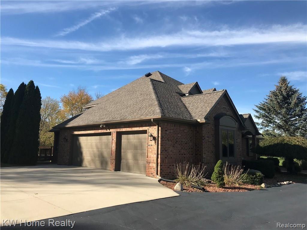 8029 Pine Knob Road Clarkston, MI 48348 - Photo 12 of 56 25BCF7F2-9EDB-44A1-86DF-43EA4A350AFC.jpeg