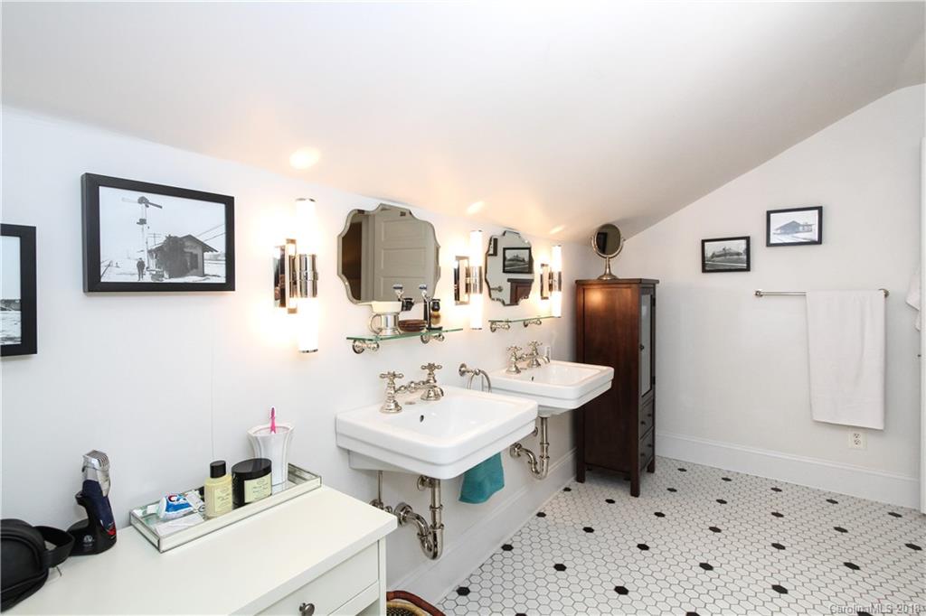 1532 Providence Road Charlotte, NC 28207 - Photo 20 of 33 Gallery Image 20