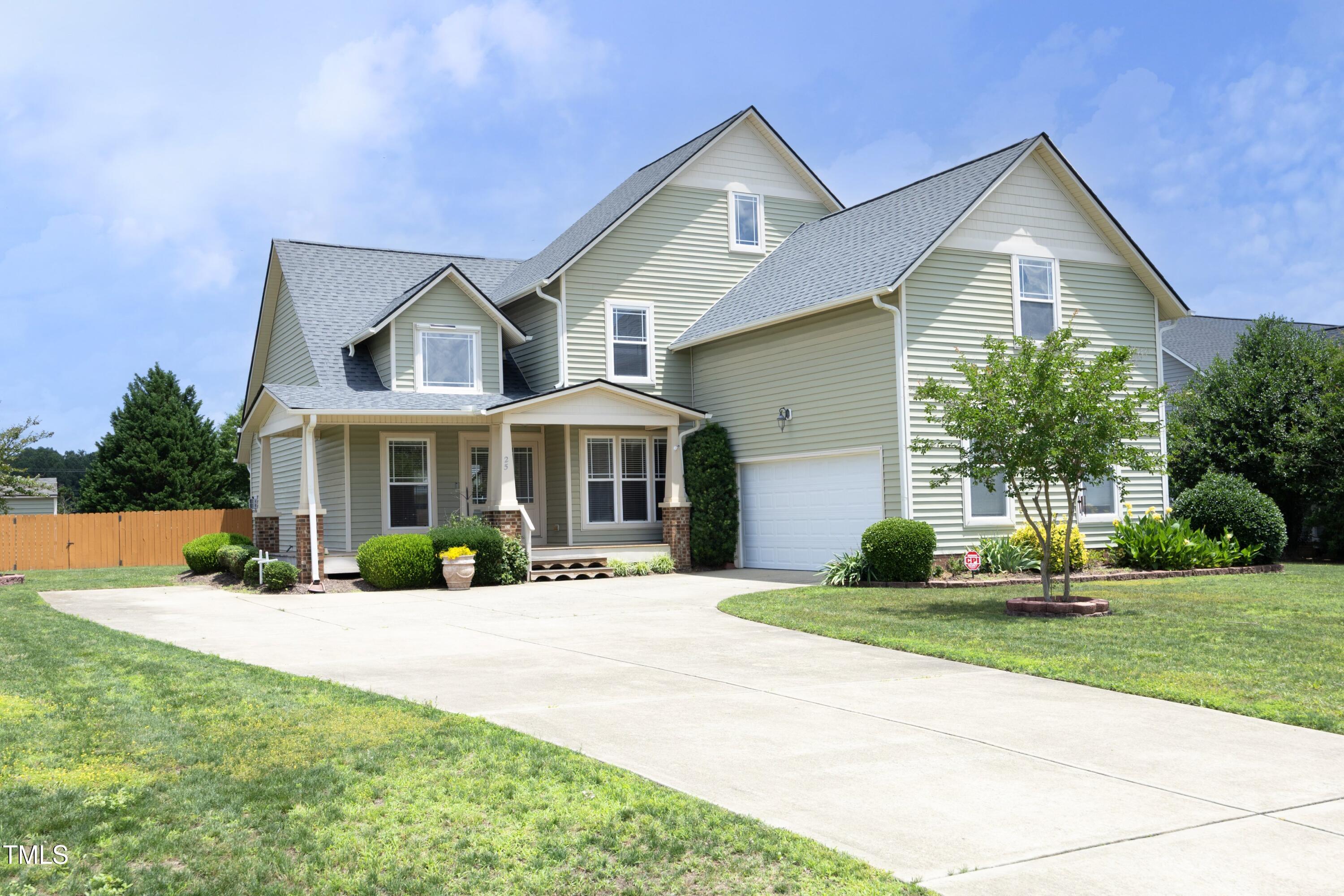 25 Ruth Circle Fuquay-Varina, NC 27526 - Photo 1 of 43 01Front
