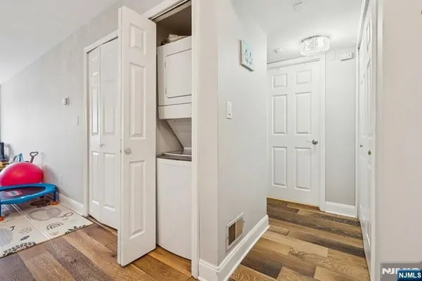 $2,600 | 403 Hancock Court, Unit M403, Edgewater, NJ 07020