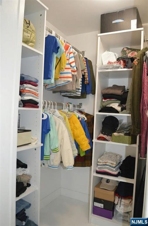 403 Hancock Court, Unit M403 Edgewater, NJ 07020 - Photo 10 of 17