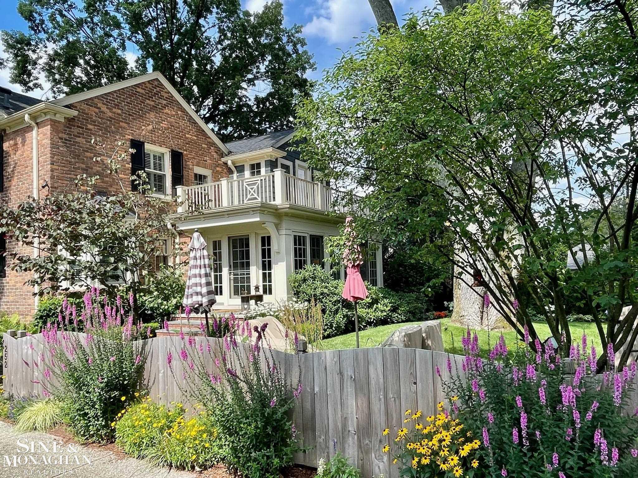 252 Moran Road Grosse Pointe, MI 48236 - Photo 42 of 43 50151074-c2d8d4ba-21b8-4ec9-b47a-78243144103a.JPG