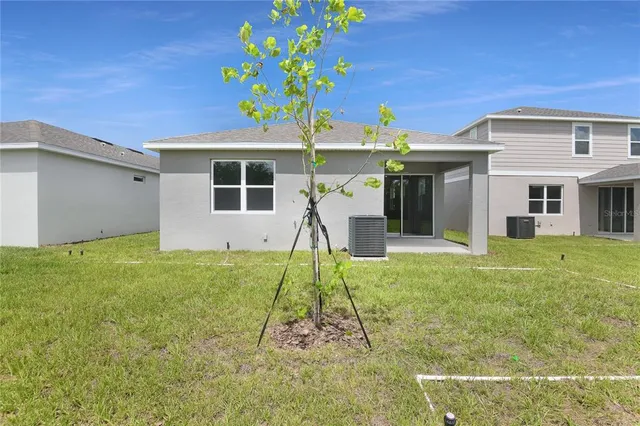 $289,950 | 745 Lake Dell Drive, Dundee, FL 33838