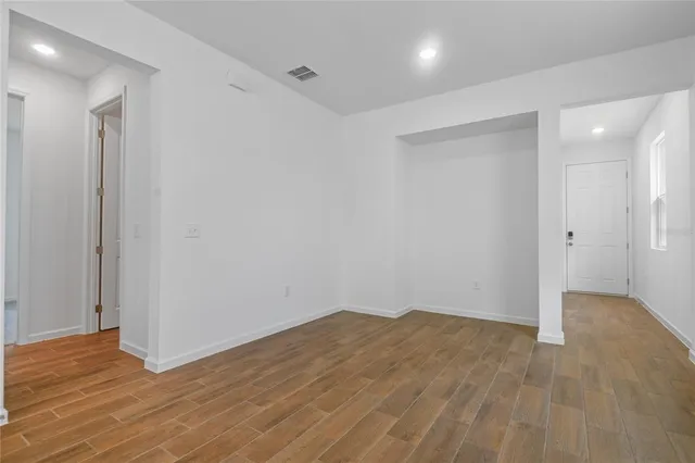 $289,950 | 745 Lake Dell Drive, Dundee, FL 33838