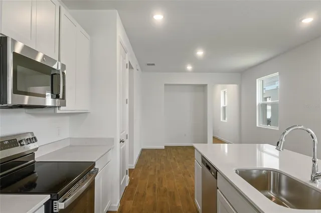 $289,950 | 745 Lake Dell Drive, Dundee, FL 33838