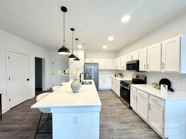 $1,950 | 175 West Black Street, Unit 201, Rock Hill, SC 29730