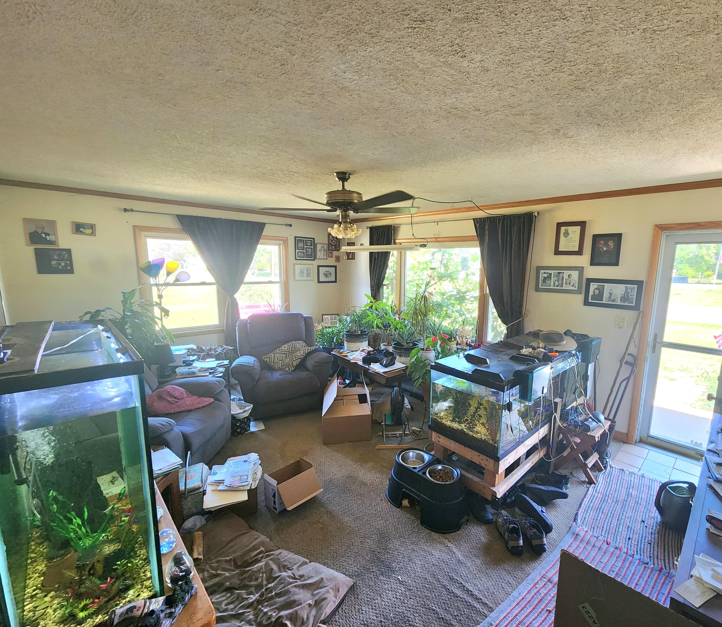 256 Sprague Road Coldwater, MI 49036 - Photo 2 of 27 Living Room