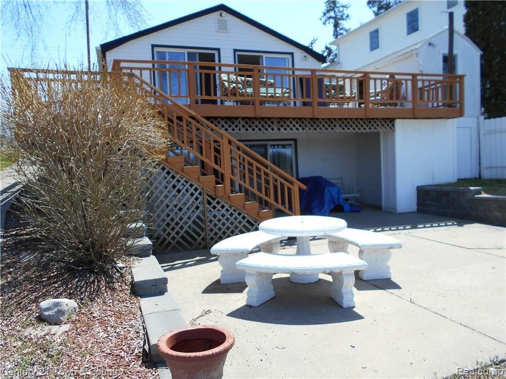 3210 Lexington Road Waterford, MI 48328 - Photo 37 of 39 DSCN0137.JPG