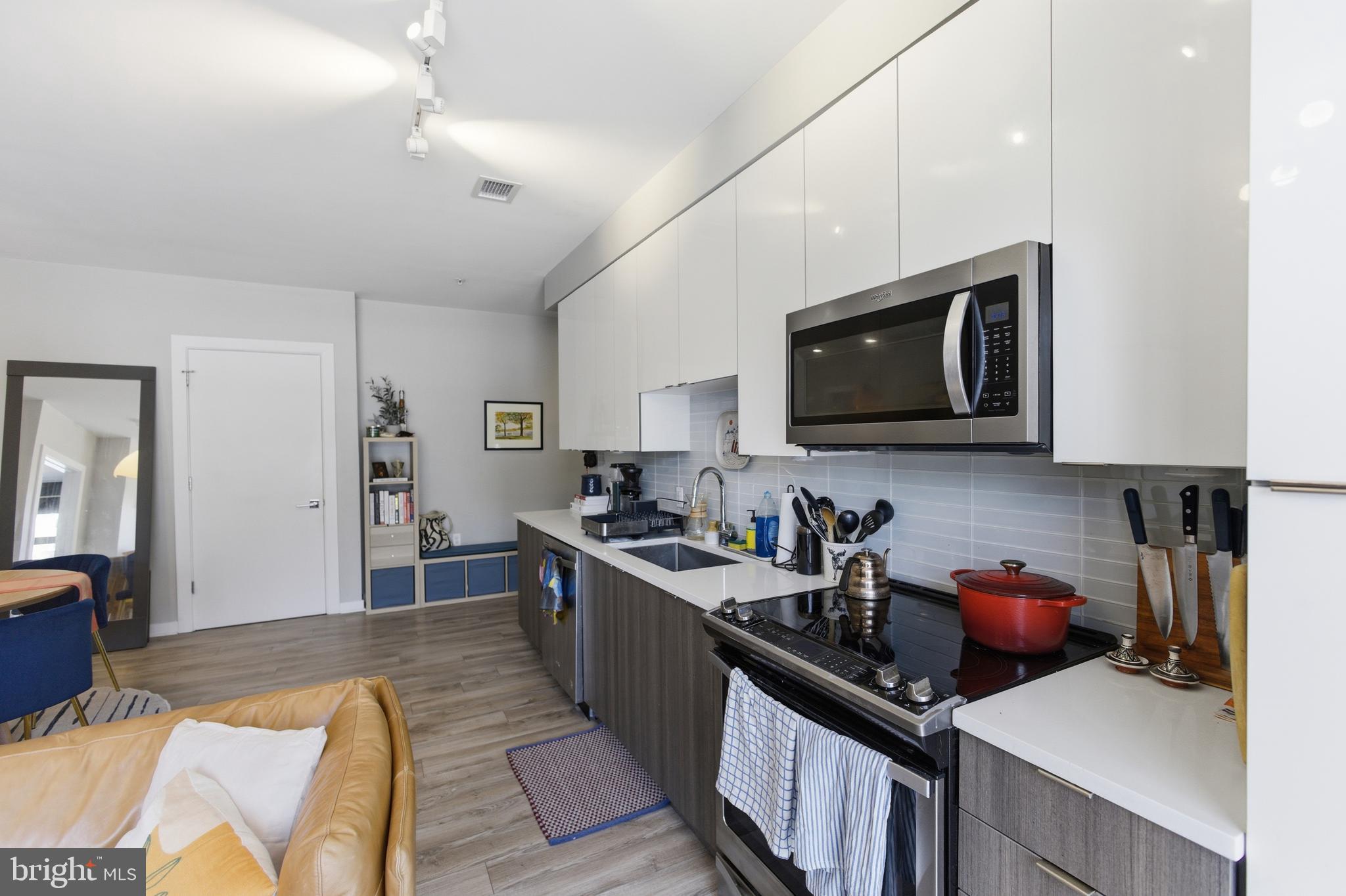 911 2nd Street Northeast, Unit 305 Washington, DC 20002 - Photo 3 of 16