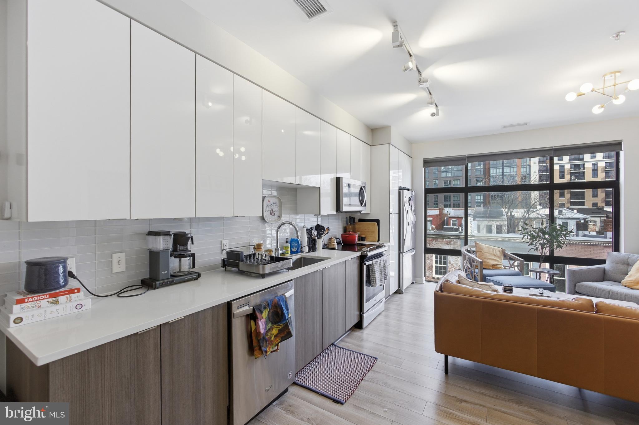 911 2nd Street Northeast, Unit 305 Washington, DC 20002 - Photo 4 of 16