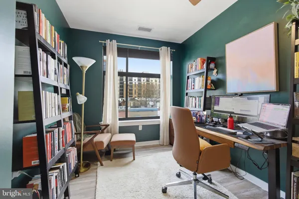 $3,250 | 911 2nd Street Northeast, Unit 305, Washington, DC 20002