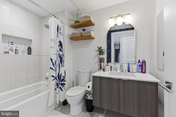 $3,250 | 911 2nd Street Northeast, Unit 305, Washington, DC 20002