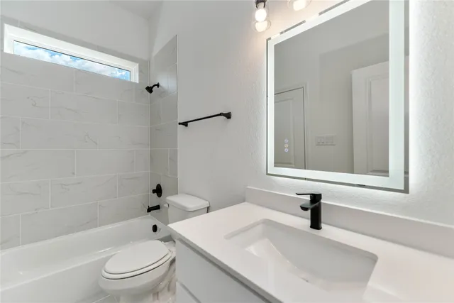 $420,000 | 4713 Mallow Street, Unit C/D, Houston, TX 77033