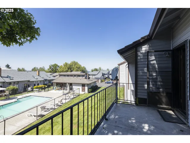 $240,000 | 12173 Southeast 104th Court, Happy Valley, OR 97086