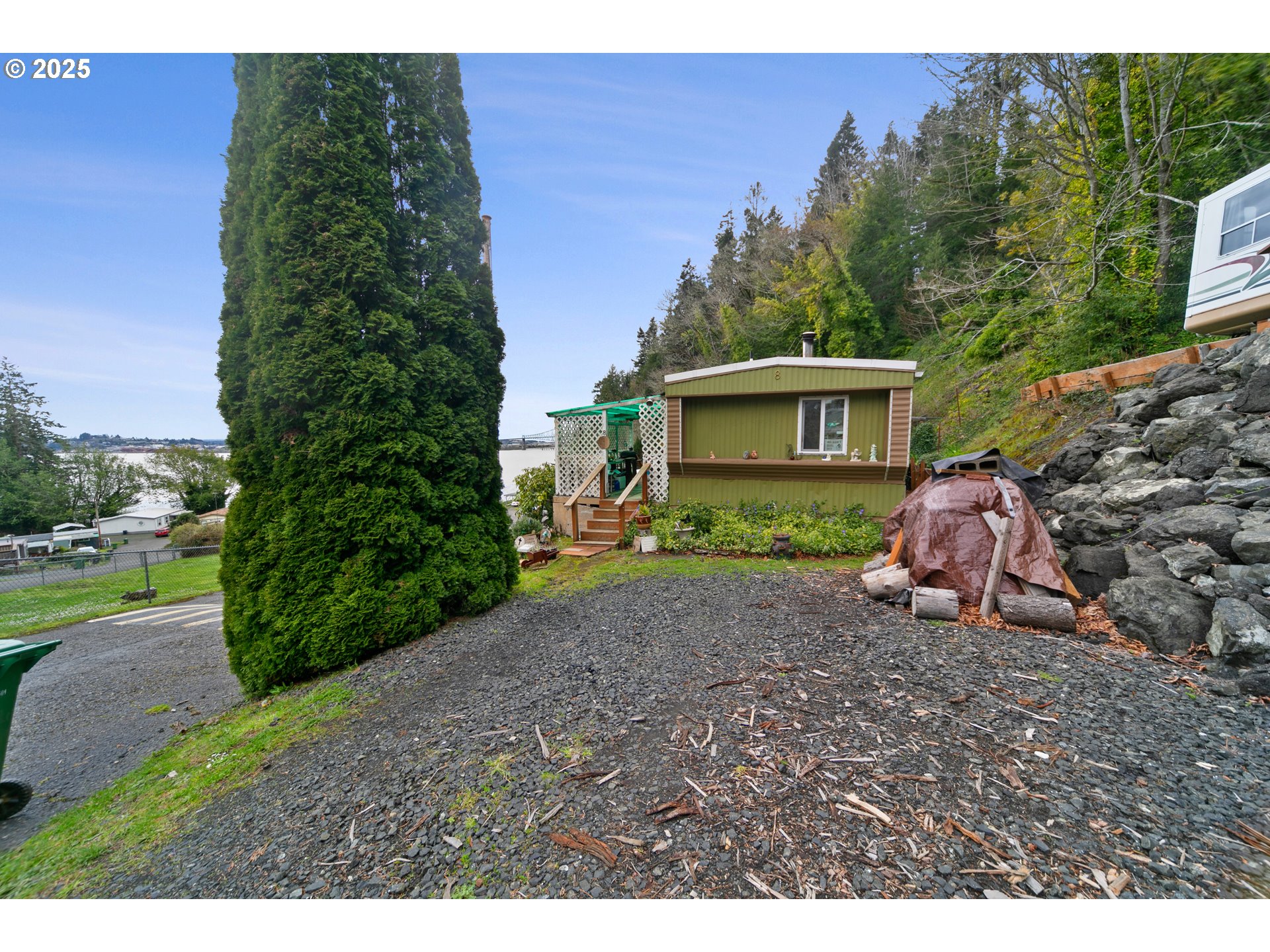 66642 East Bay Road, Unit 8 North Bend, OR 97459 - Photo 26 of 34 Gallery Image 26
