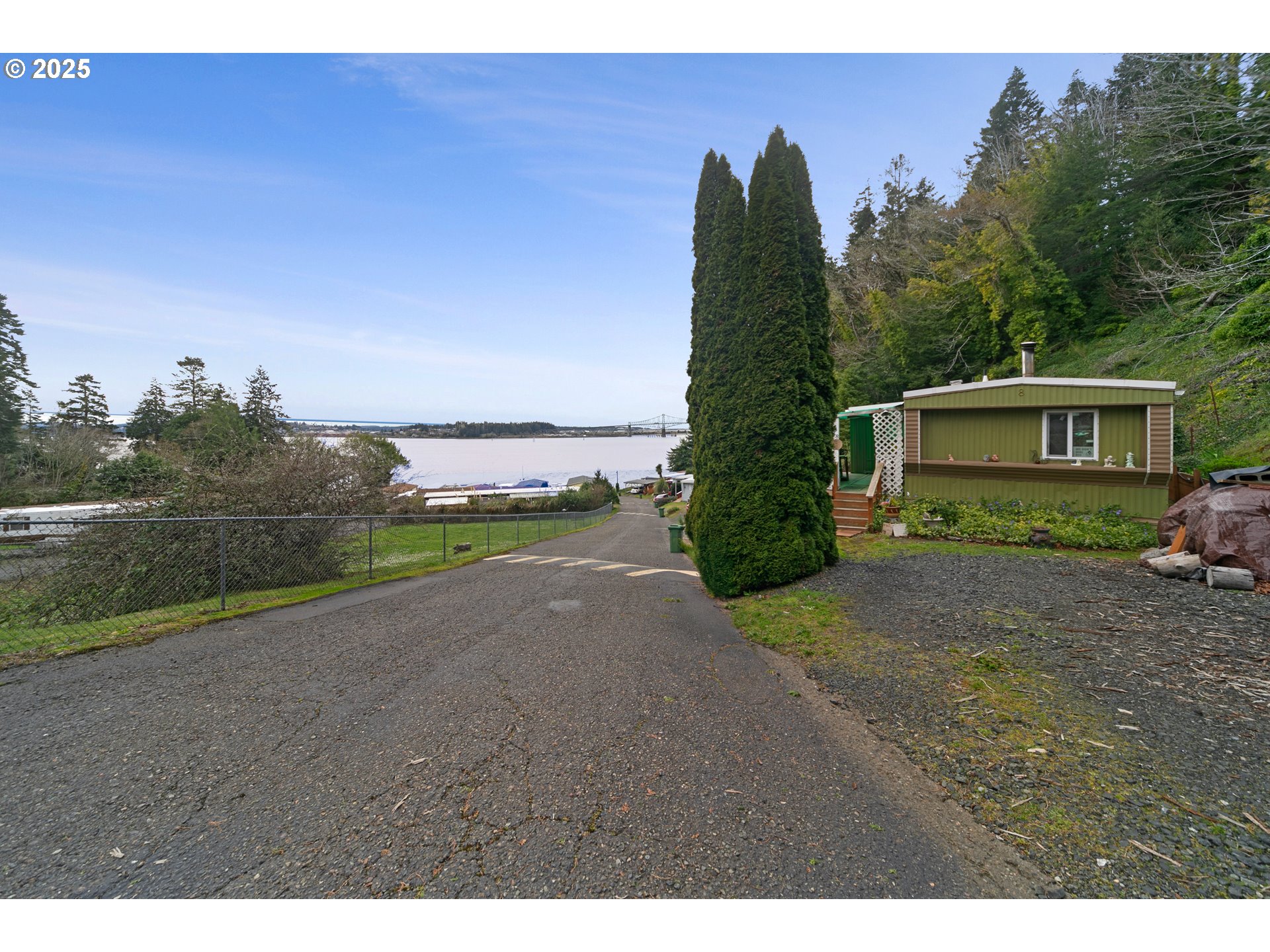 66642 East Bay Road, Unit 8 North Bend, OR 97459 - Photo 27 of 34 Gallery Image 27