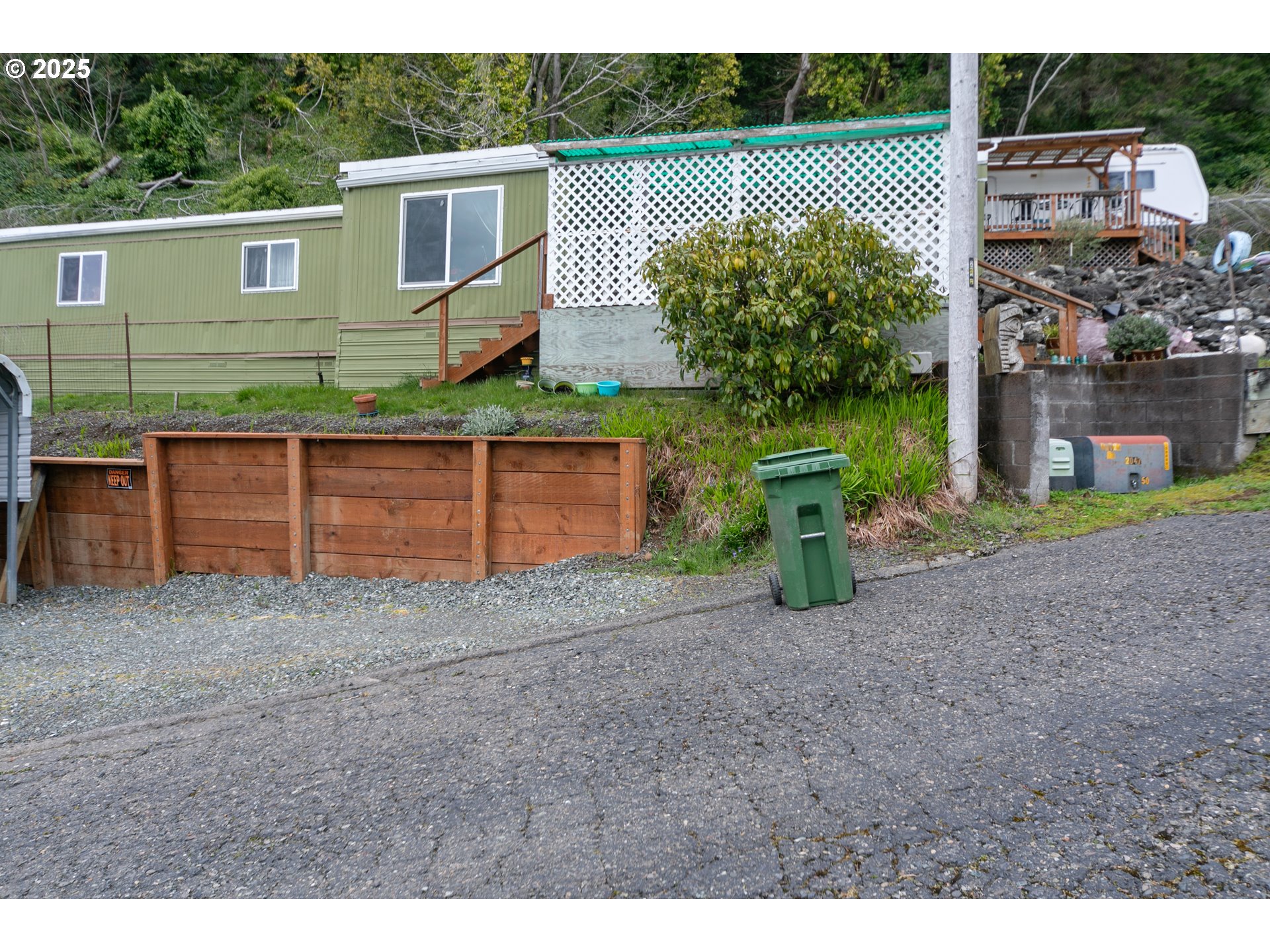 66642 East Bay Road, Unit 8 North Bend, OR 97459 - Photo 29 of 34 Gallery Image 29
