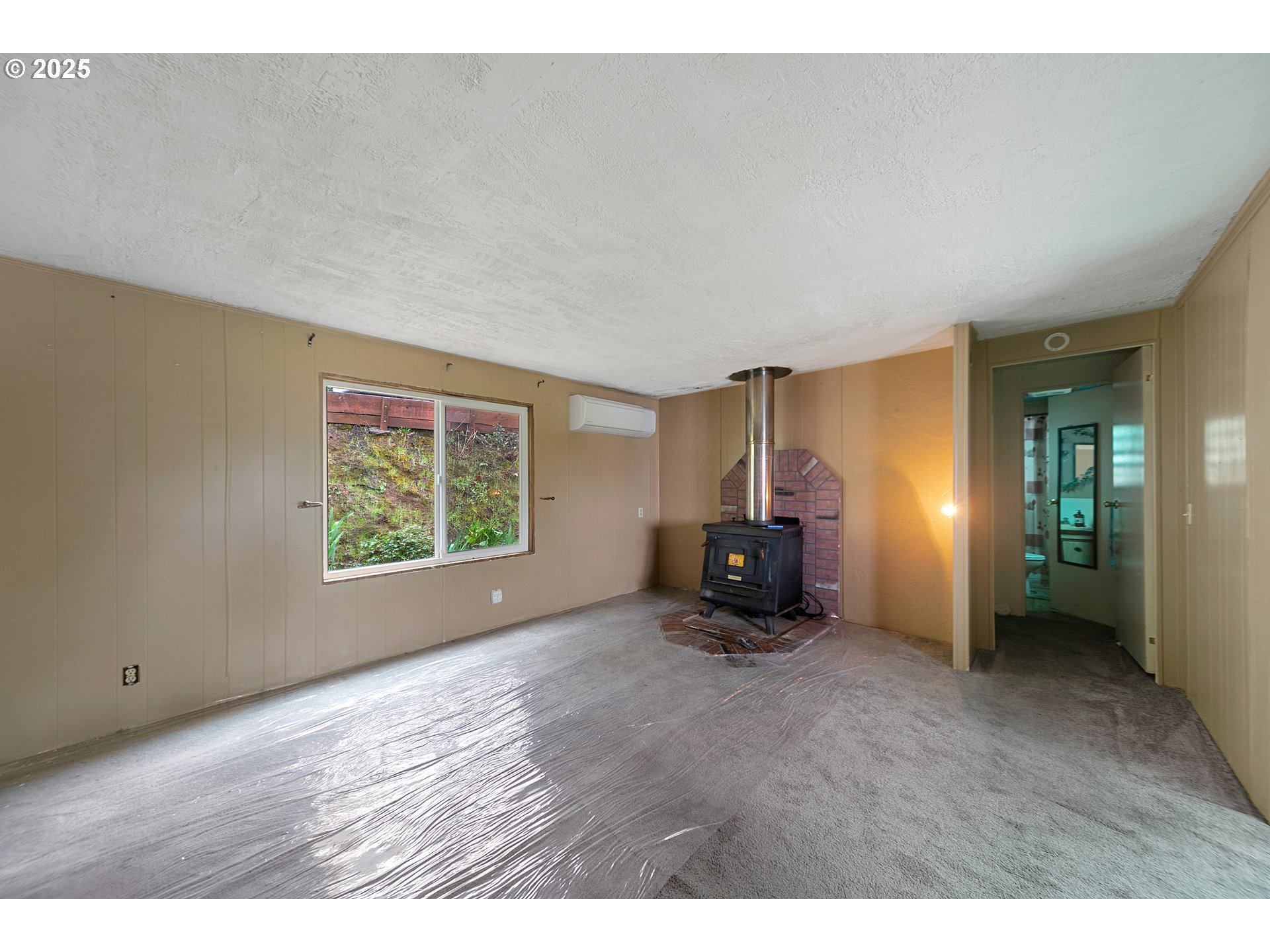 66642 East Bay Road, Unit 8 North Bend, OR 97459 - Photo 3 of 34 Gallery Image 3