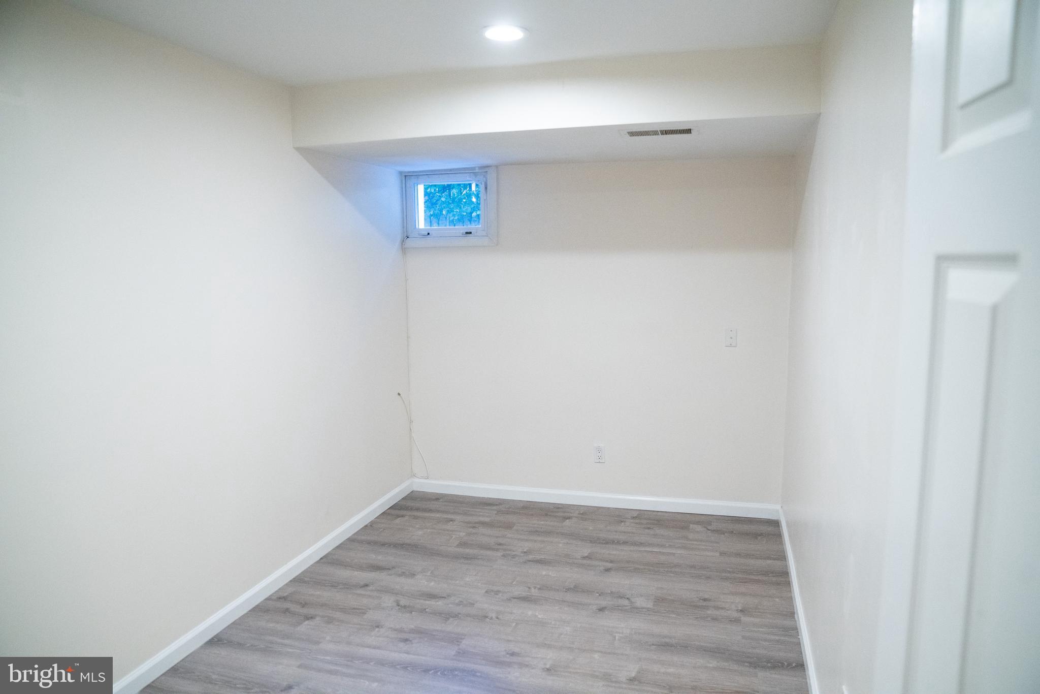 2816 38th Street Northwest Washington, DC 20007 - Photo 33 of 37