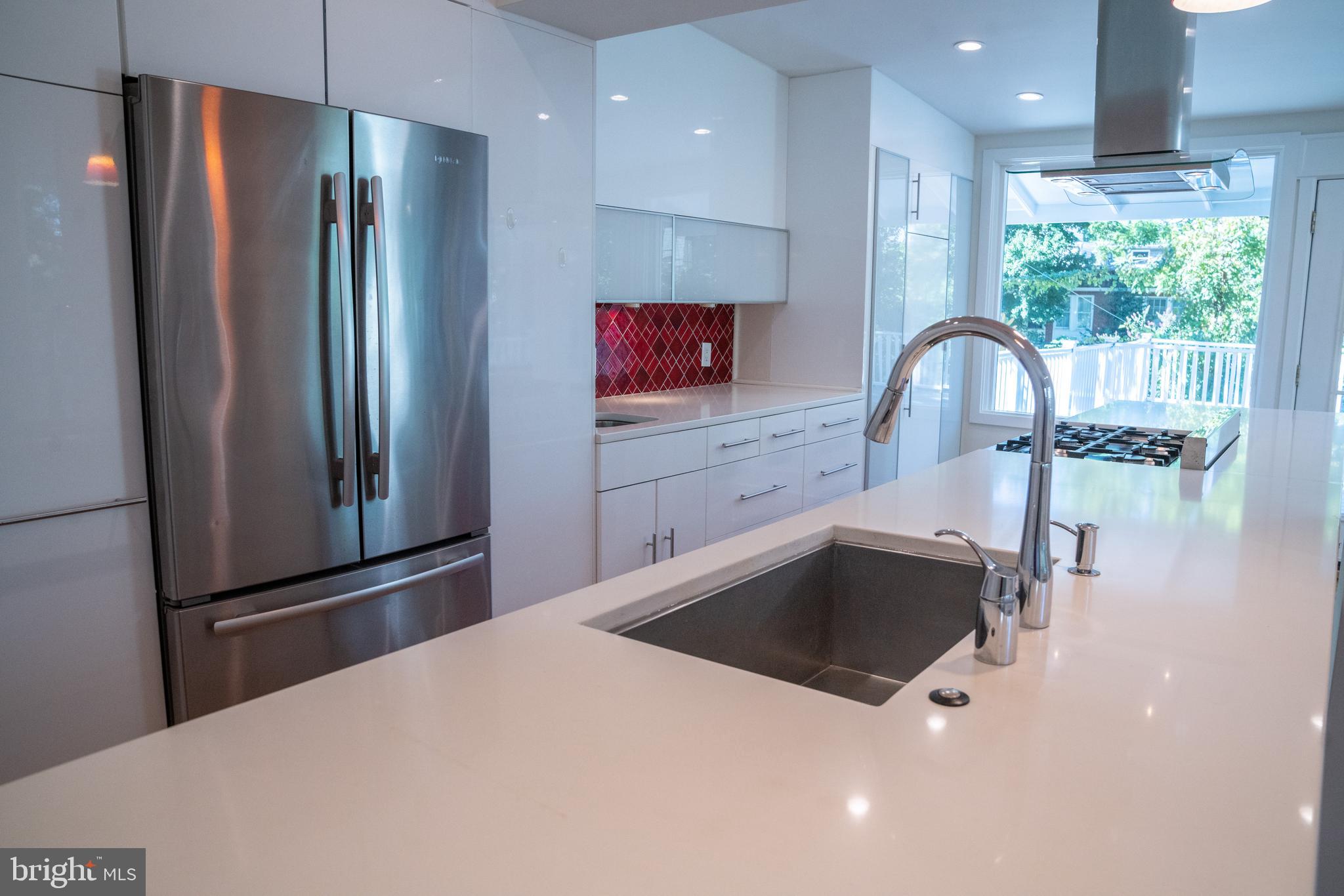 2816 38th Street Northwest Washington, DC 20007 - Photo 5 of 37