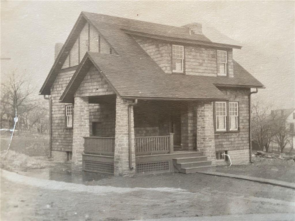 3 Biddeford Road Pittsburgh, PA 15202 - Photo 4 of 25 Historic home built in 1911