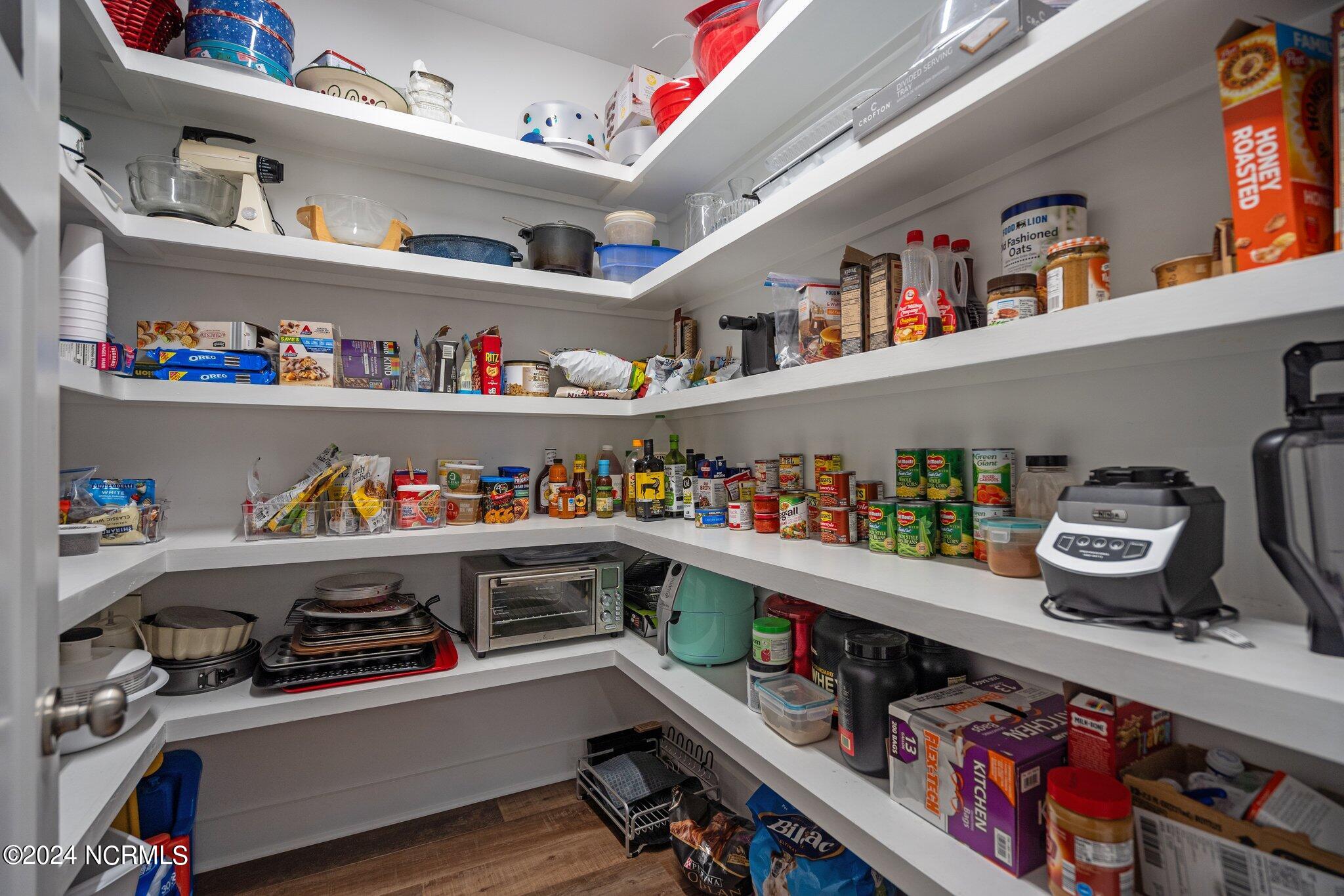 2463 Hoover Road Hampstead, NC 28443 - Photo 14 of 59 Pantry