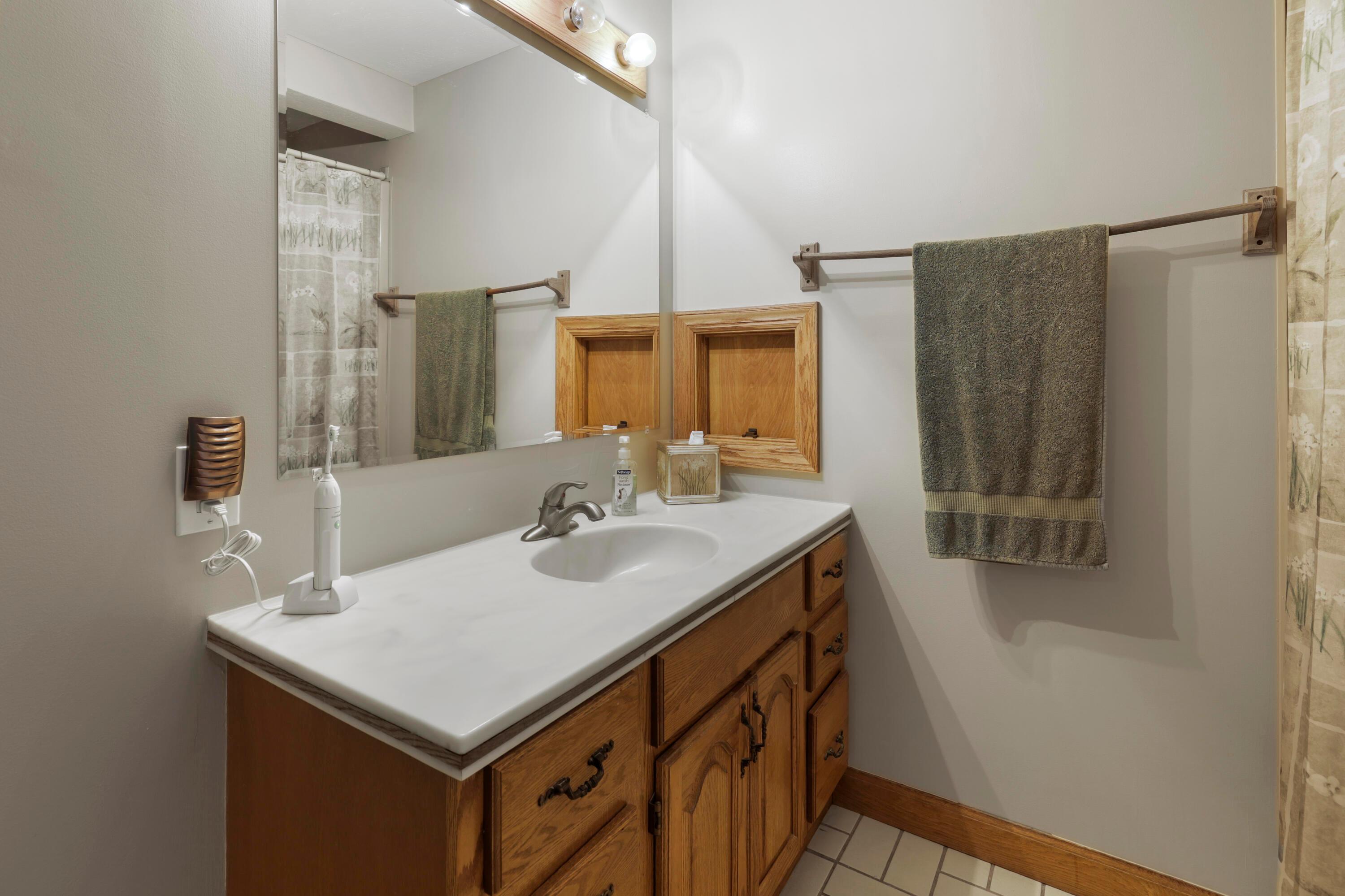 14700 Clark State Road Southwest Pataskala, OH 43062 - Photo 70 of 83 Master Bath