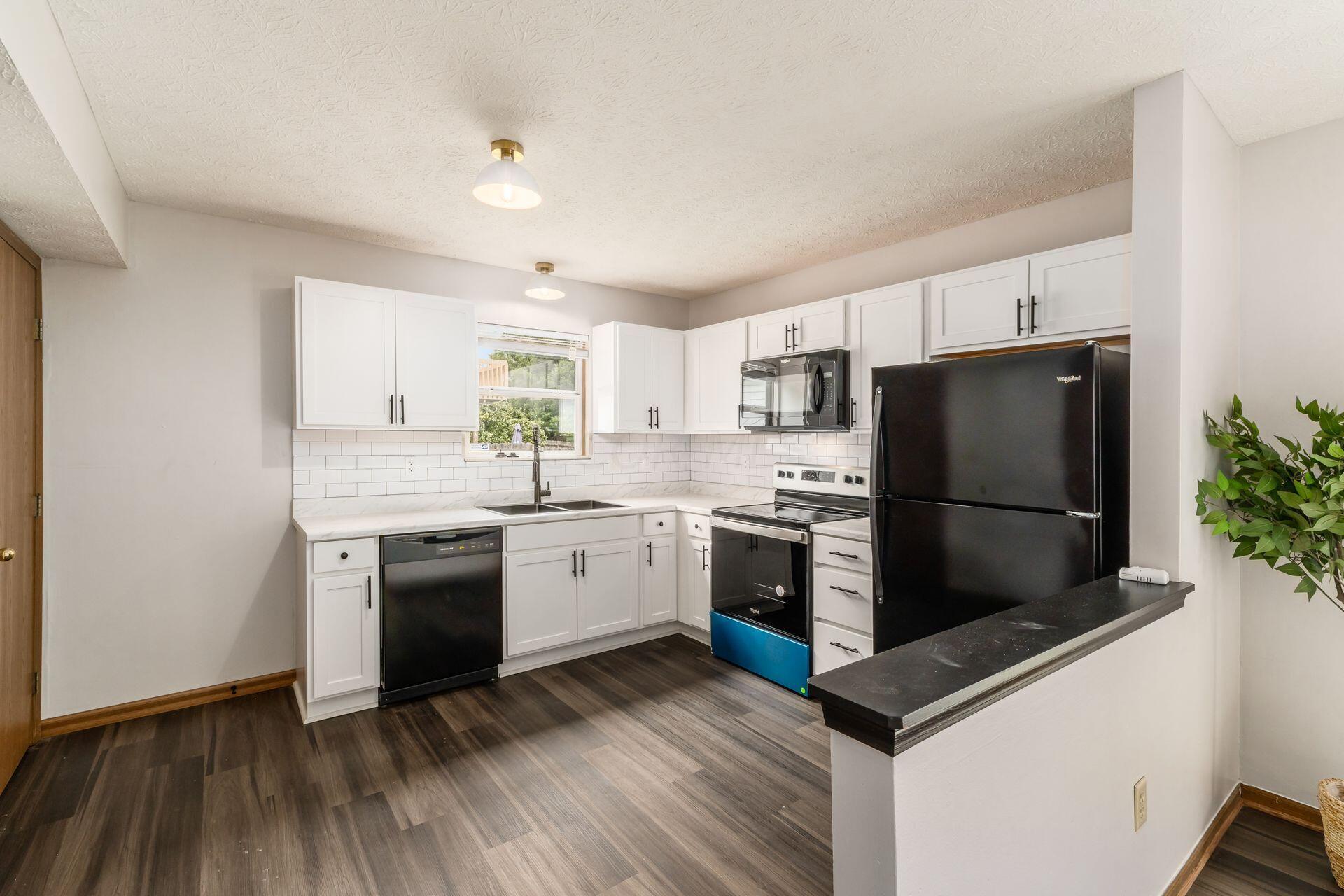 2888 Ambarwent Road Reynoldsburg, OH 43068 - Photo 14 of 29 011_- 2888 Amberwent Rd - 067