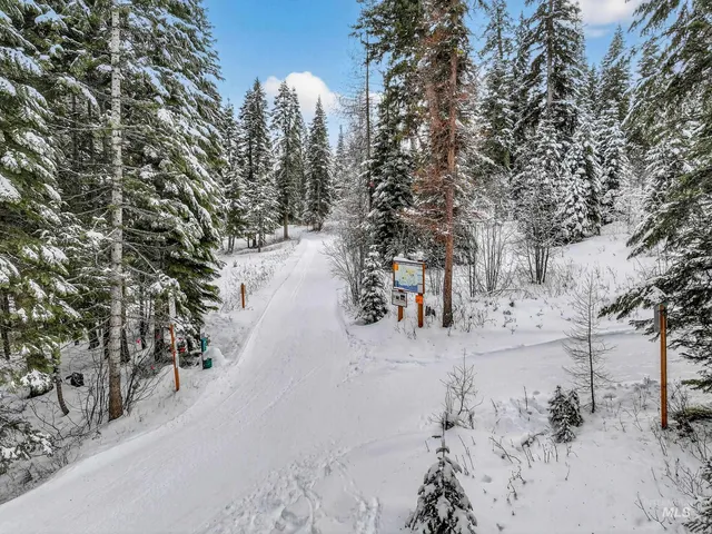 $625,000 | 53 Pinnacle Court, Cascade, ID 83611