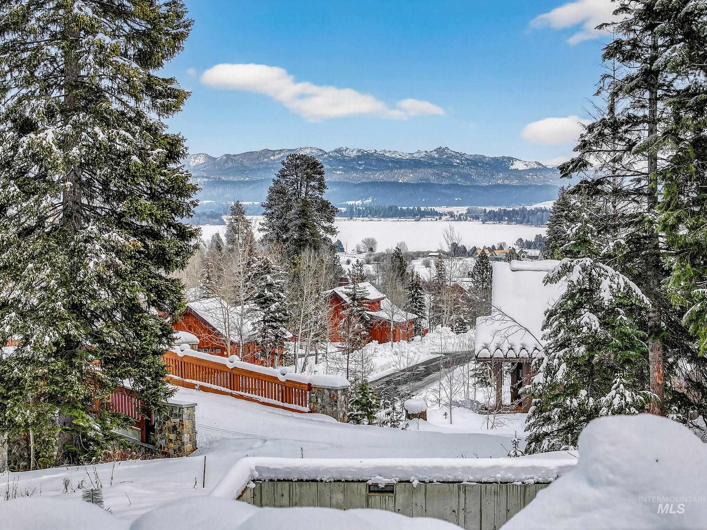 53 Pinnacle Court Cascade, ID 83611 - Photo 3 of 18