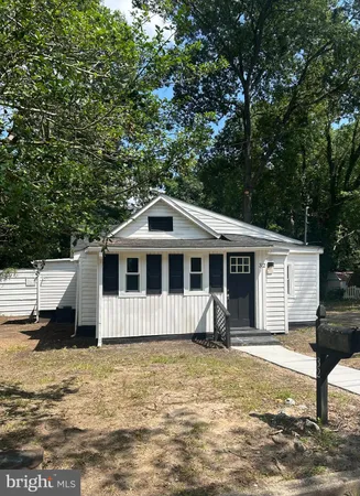 $2,500 | 32 Clementon Avenue, Clementon, NJ 08021