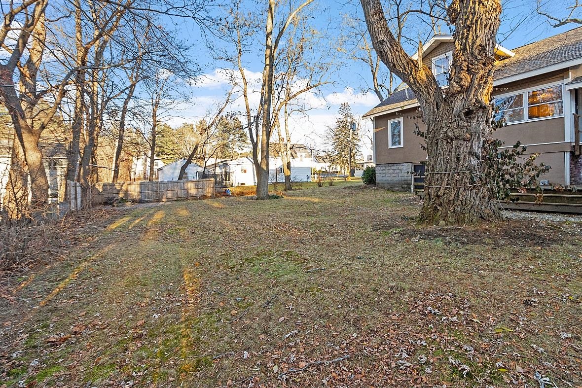 5 Harding Street Rochester, NH 03867 - Photo 6 of 39